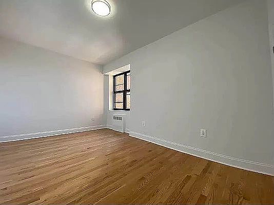 5th image of 160 Beach 117 St #4M