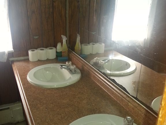 4th image of 308 W Packer Ave
