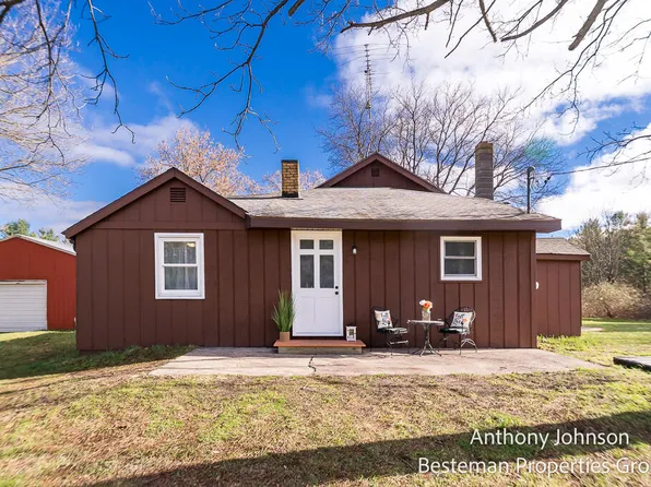 6816 S Cypress Ave, Newaygo, MI 49337
