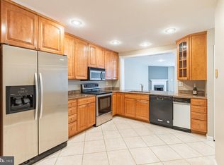 1773 S Hayes St #1, Arlington, VA 22202