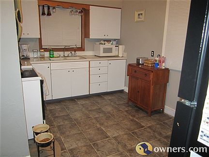 1st image of 127 Rose Ave