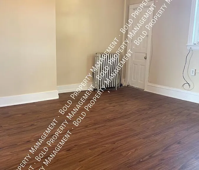 827 Chestnut St #2 — Photo 5