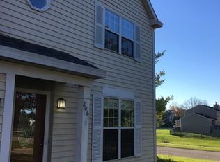 206 Eagle Creek Dr, Round Lake Beach, IL