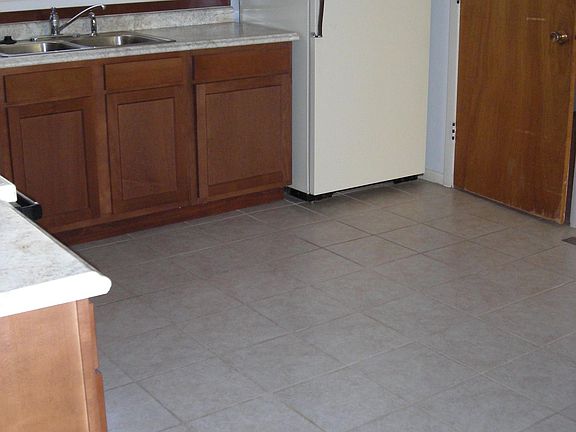 3rd image of 314 W Philip Ave APT 2
