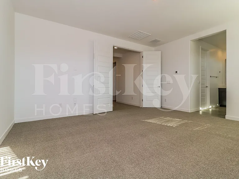 19431 W Pierson St — Photo 8