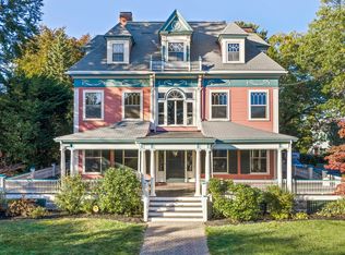 945 Beacon St, Newton, MA 02459