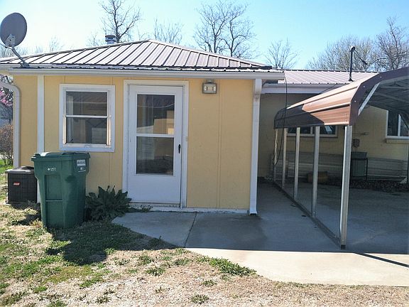 4th image of 420 N 1st St