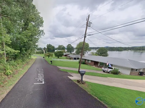 32 Lakemont Dr N, Gadsden, AL 35907