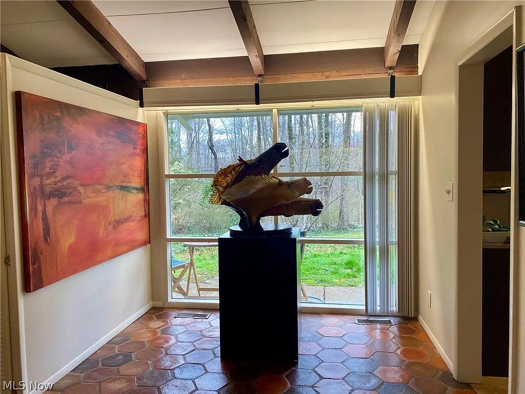 5 bed, 3.5 bath, 3500 sqft, $4,000 — Photo 3