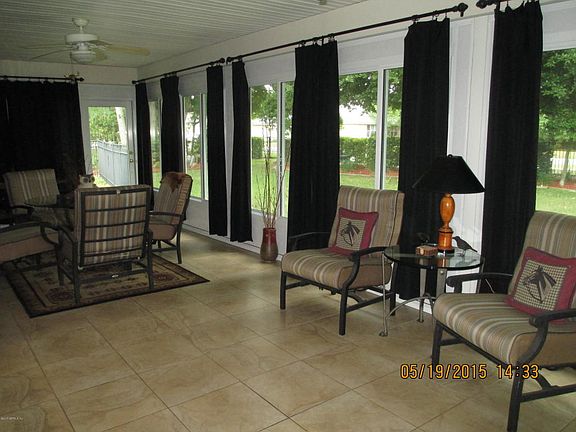 3rd image of 3989 Lake Crest Ter