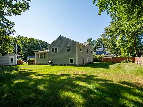 2nd image of 40 Border Rd
