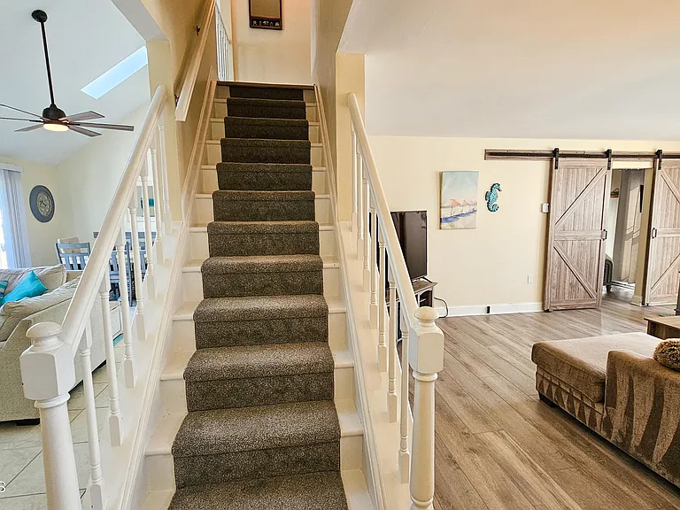 105 Peter Rd — Photo 5