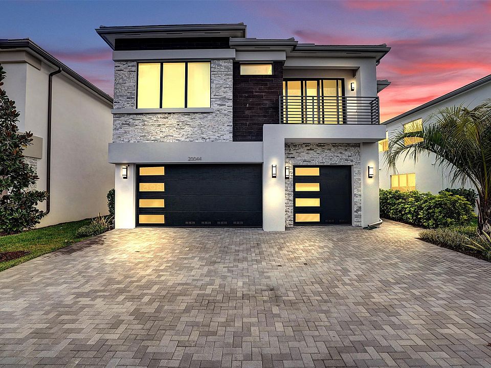 1st image of 20044 Hirono Lane