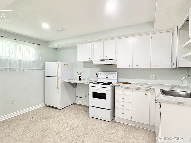 36 Waverly St S #2 — Photo 3