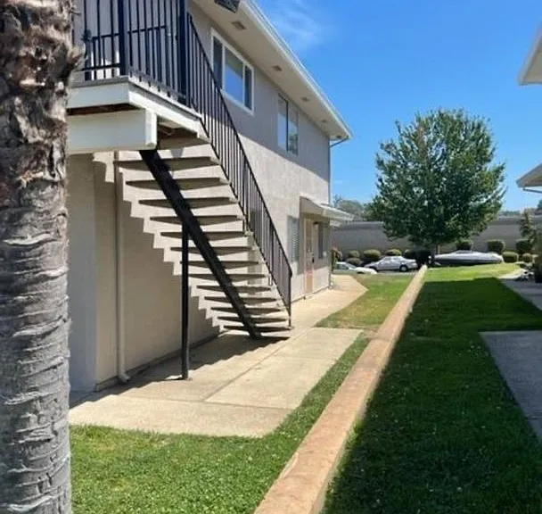 3673 Park Dr #2 — Photo 3