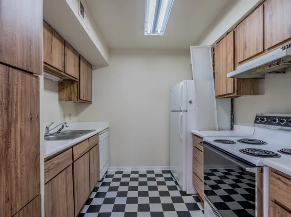 16111 Aspenglenn Dr, Houston, TX