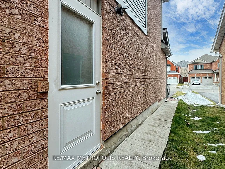 1505 Pennel Dr #UPPER — Photo 35