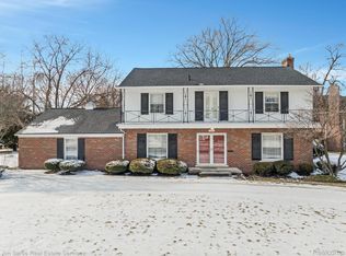 805 Balfour St, Grosse Pointe Park, MI 48230