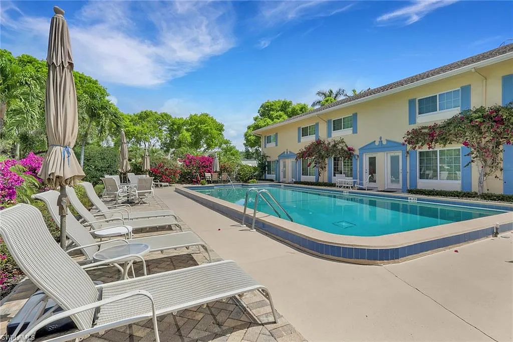 2 bed, 2.5 bath, 978 sqft, $12,000 — Photo 1