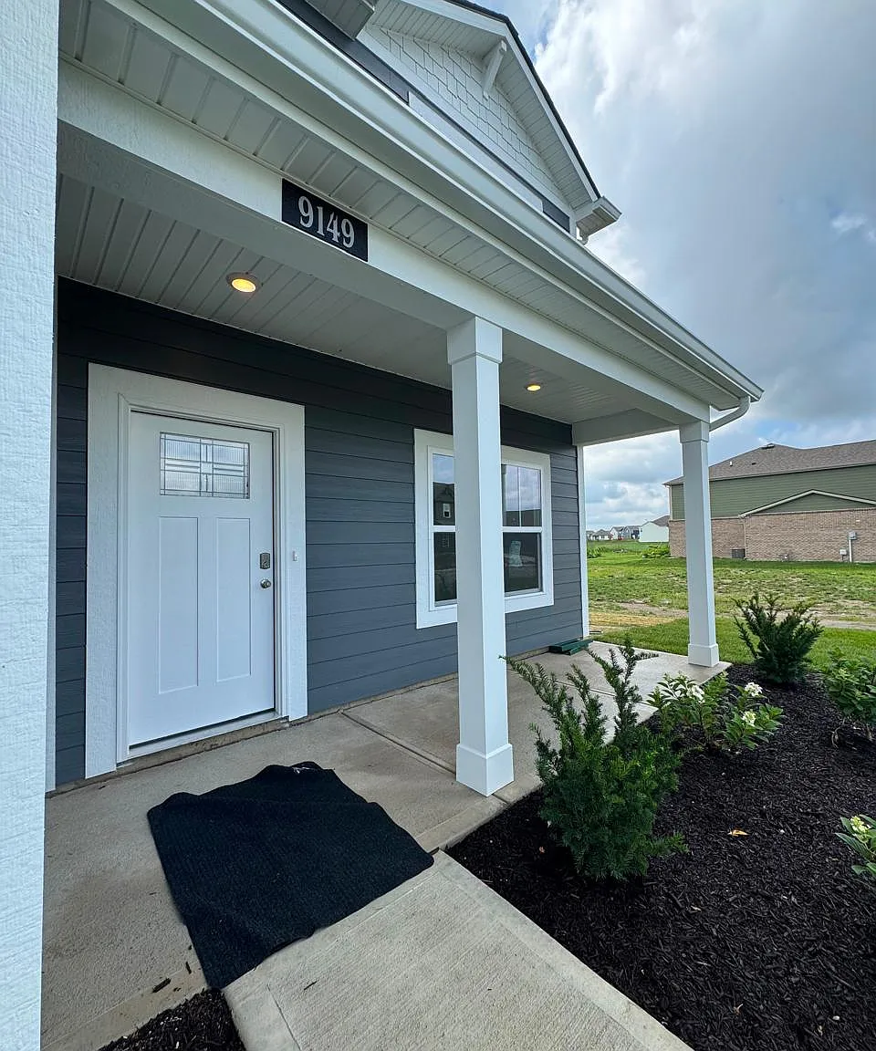 5 bed, 2600 sqft, $2,695 — Photo 2