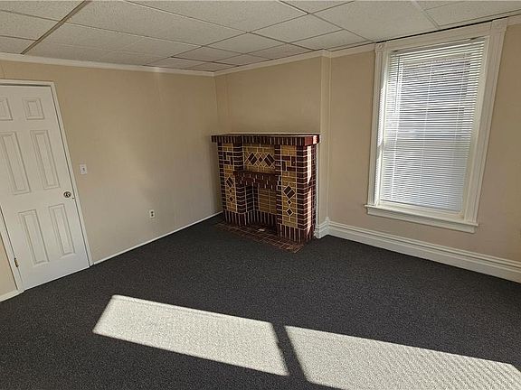 4th image of 619 N 4th St APT 2