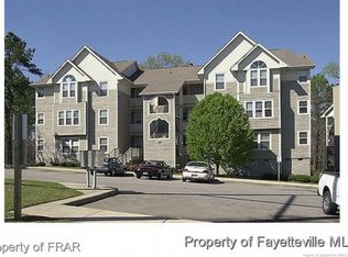 978 Stewarts Creek Dr, Fayetteville, NC 28314