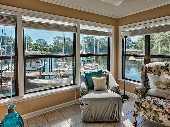 3rd image of 300 Yacht Club Dr Unit 02