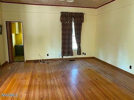 3rd image of 5107 Griffin St