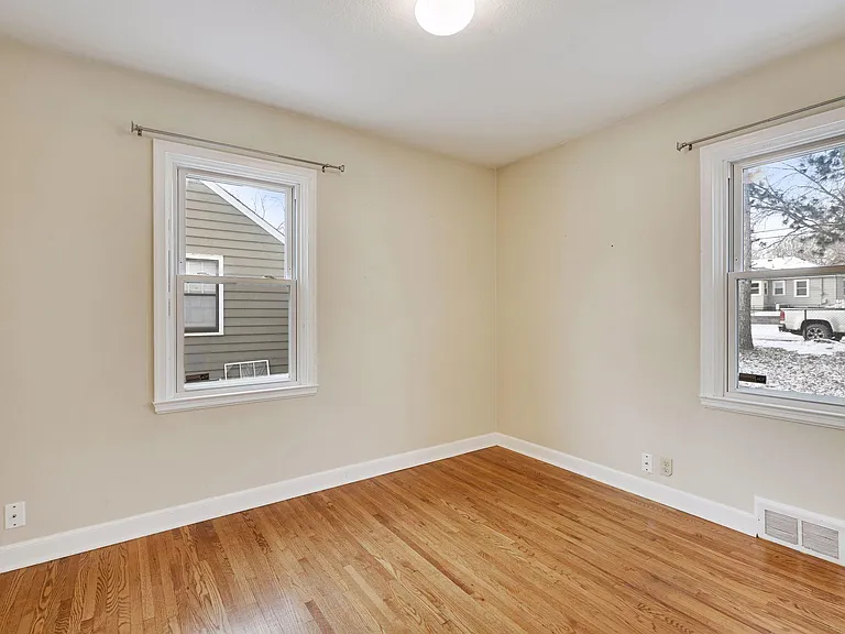 3236 Idaho Ave S — Photo 10