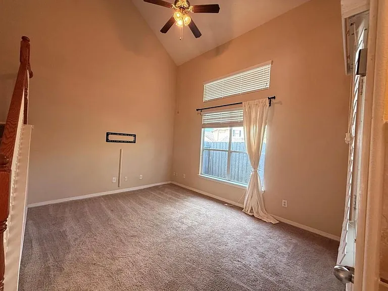 815 Sterling Creek Cir — Photo 6