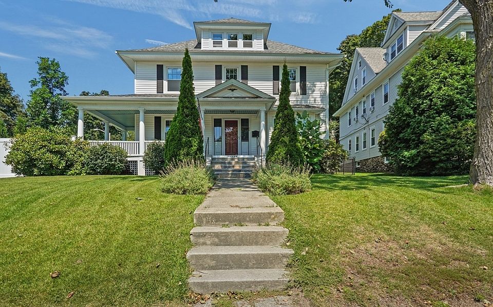 1st image of 1055 Pleasant St