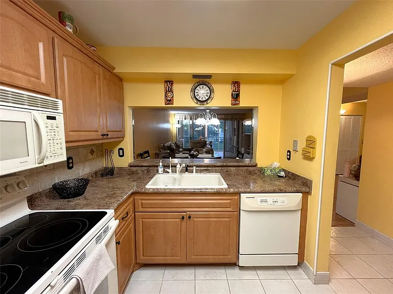 9501 Seagrape Dr #305 — Photo 19