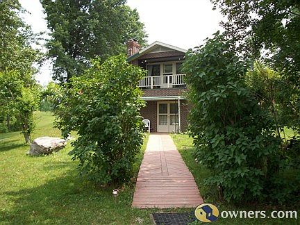 Entry from driveway looking South