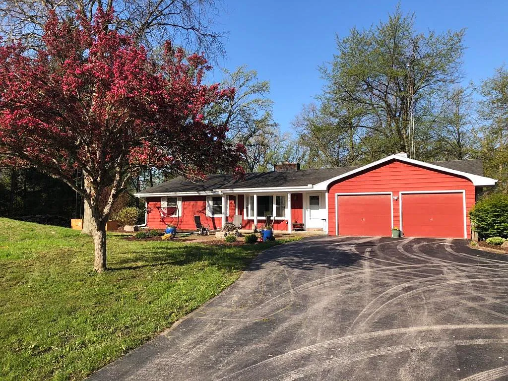348 Old Green Bay Rd photo 1