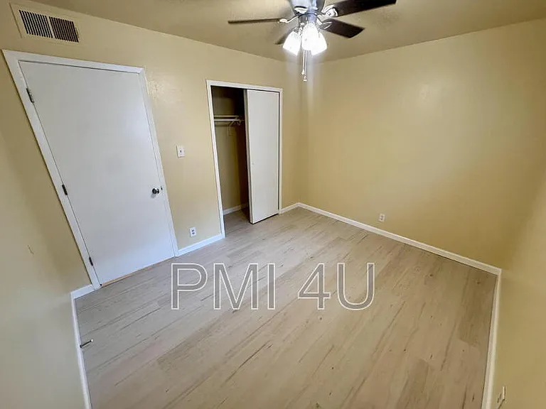 12409 Manitoba Dr NE #B — Photo 11
