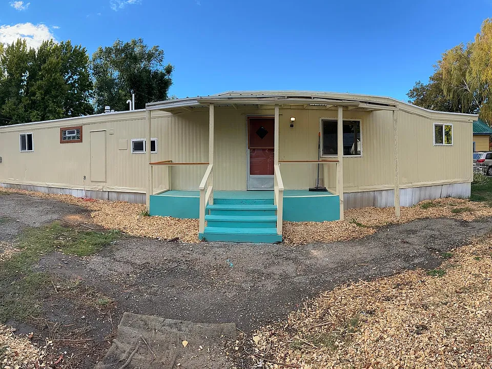 329 Oak Ave