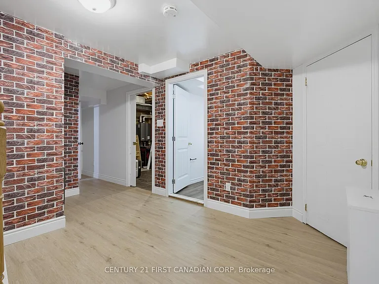 761 Blacksmith St — Photo 30