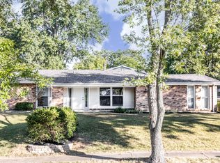 1147 Great Falls Ct, Manchester, MO