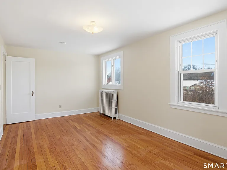 815 E Main St — Photo 34