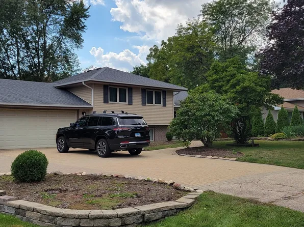 29W189 Blair St, West Chicago, IL 60185