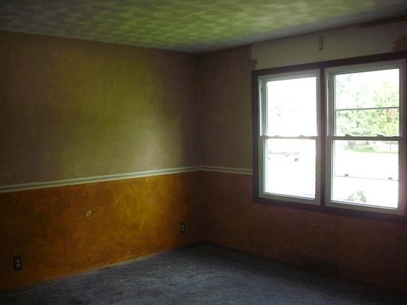 3rd image of 4528 Tenby Ct