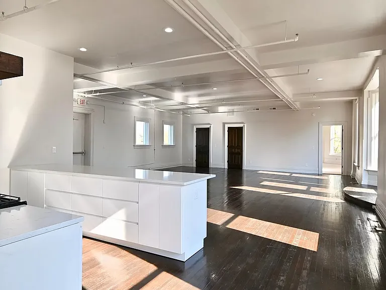 738 York St #1 — Photo 8