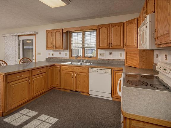 4th image of 228 Eyman Dr