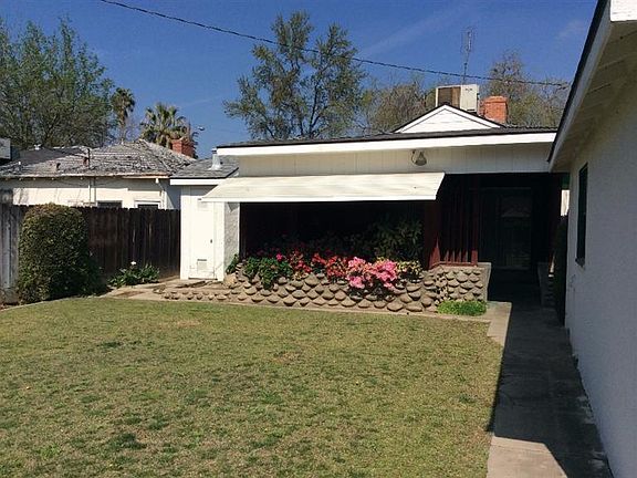 4th image of 3046 E Harvard Ave