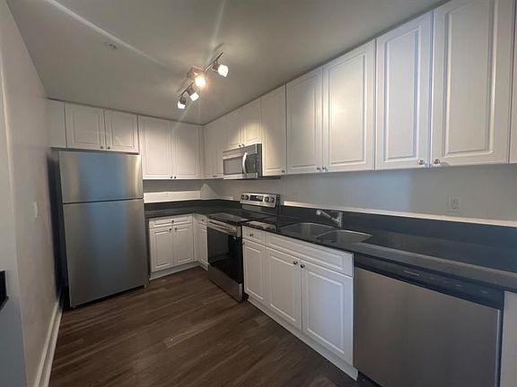 4th image of 255 Evernia St APT 510