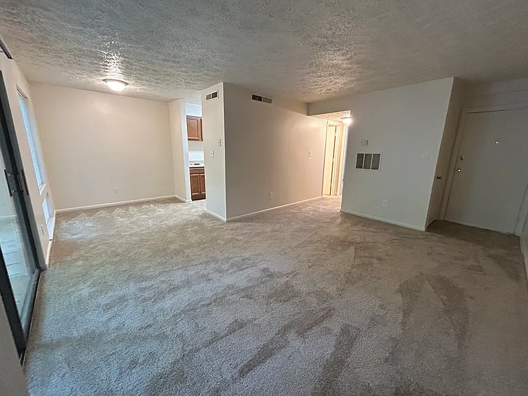 Huntingwood Apartments — Photo 16