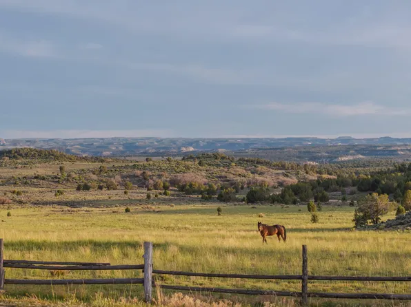 403 S Mineral Springs Rd, Mt. Carmel, UT 84755