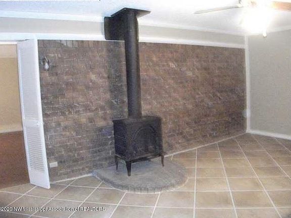 4th image of 315 Southwick Dr