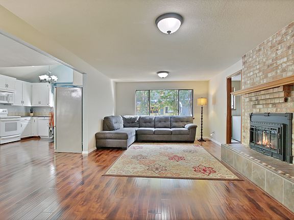 4th image of 11023 139th Street Ct E