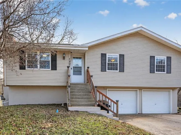 1501 SE 19th St, Oak Grove, MO 64075